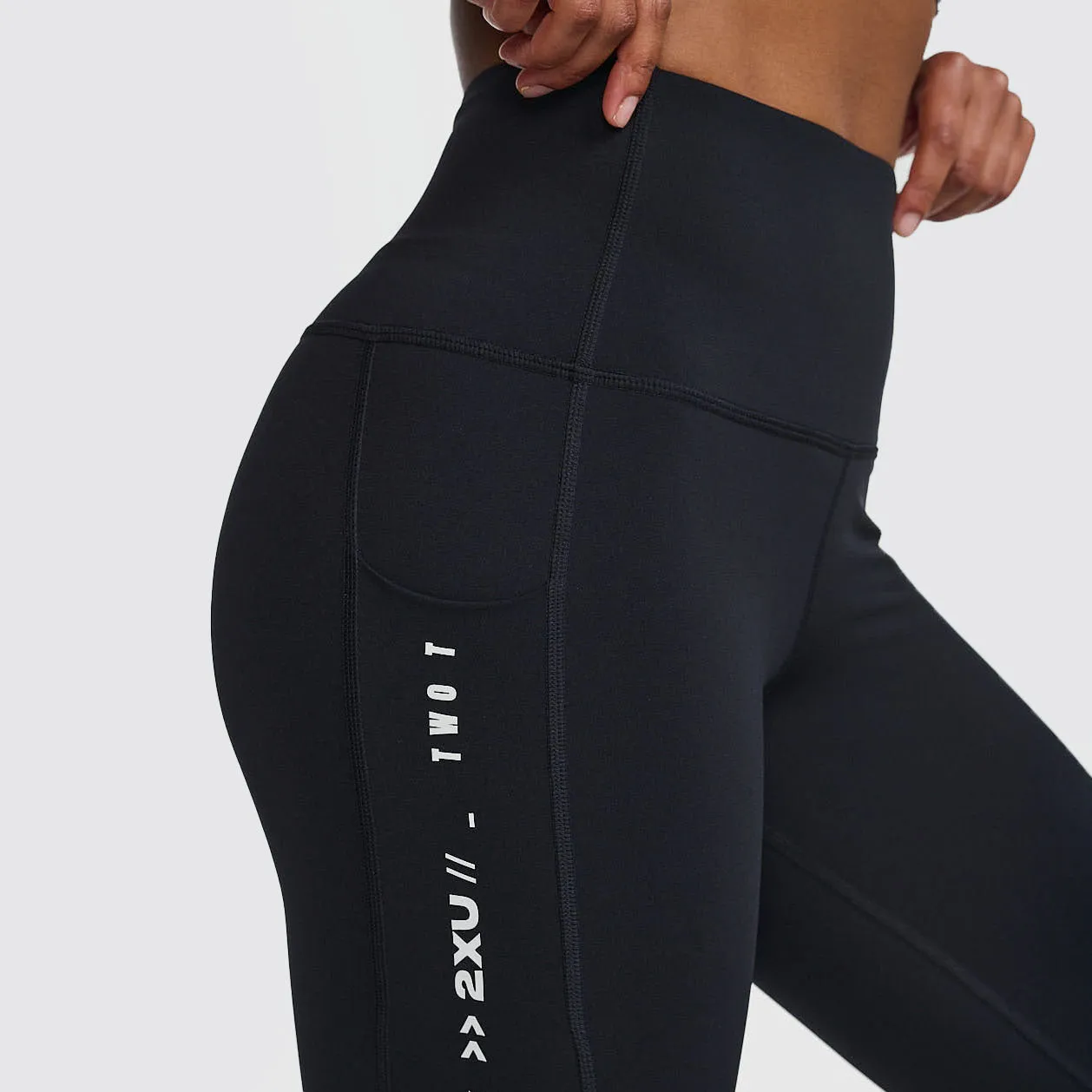 2XU - Form Lineup Hi-Rise Compression Tights - Black/White