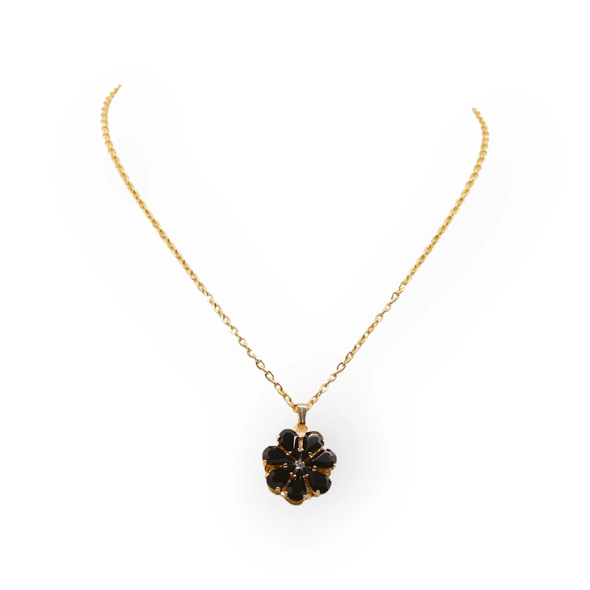 Daisy Pendant Necklace With Crystal Drops In Onyx Shades.