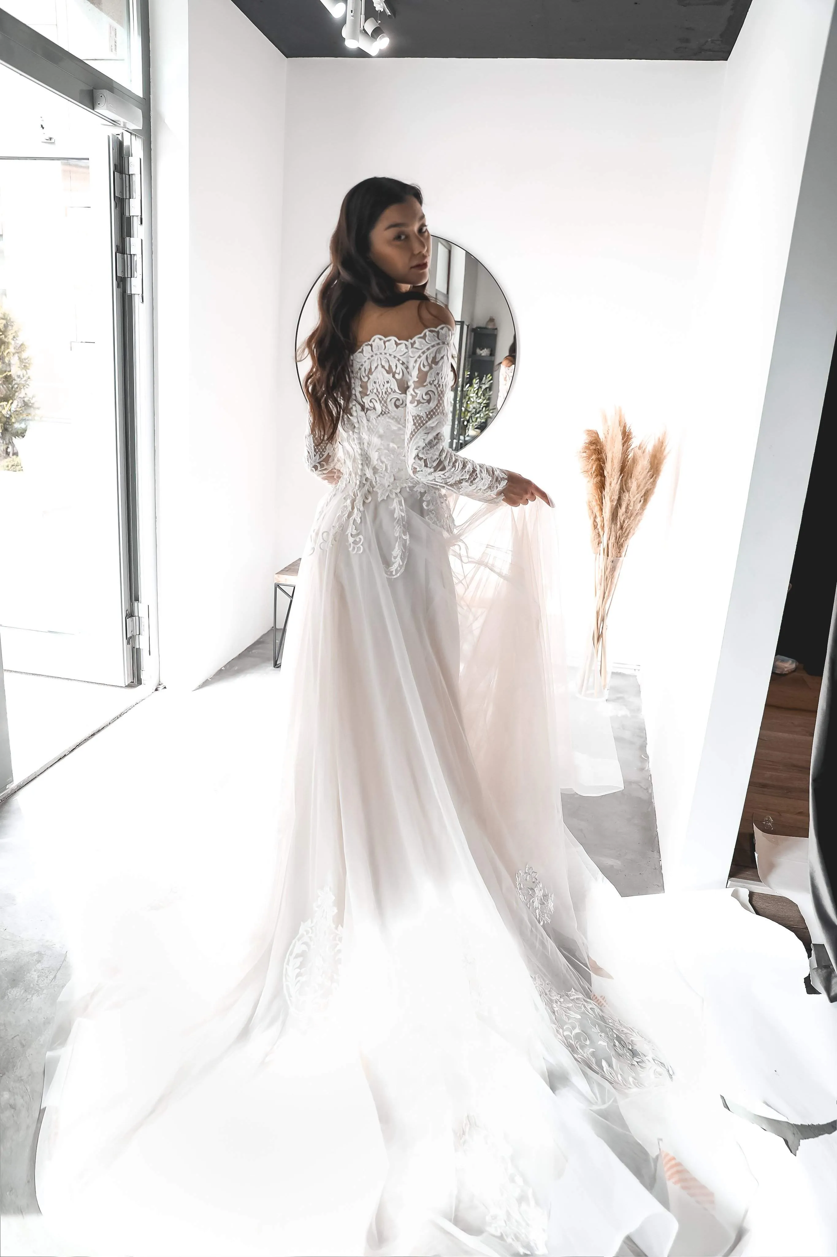 Long Sleeve Lace Wedding Dress Viteria