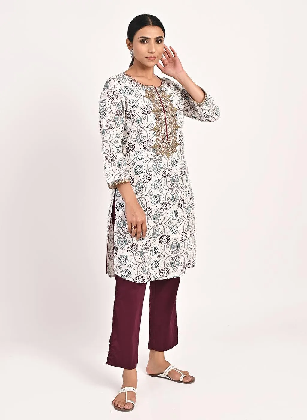 Off-white Embroidered Bandhani Print Kurti