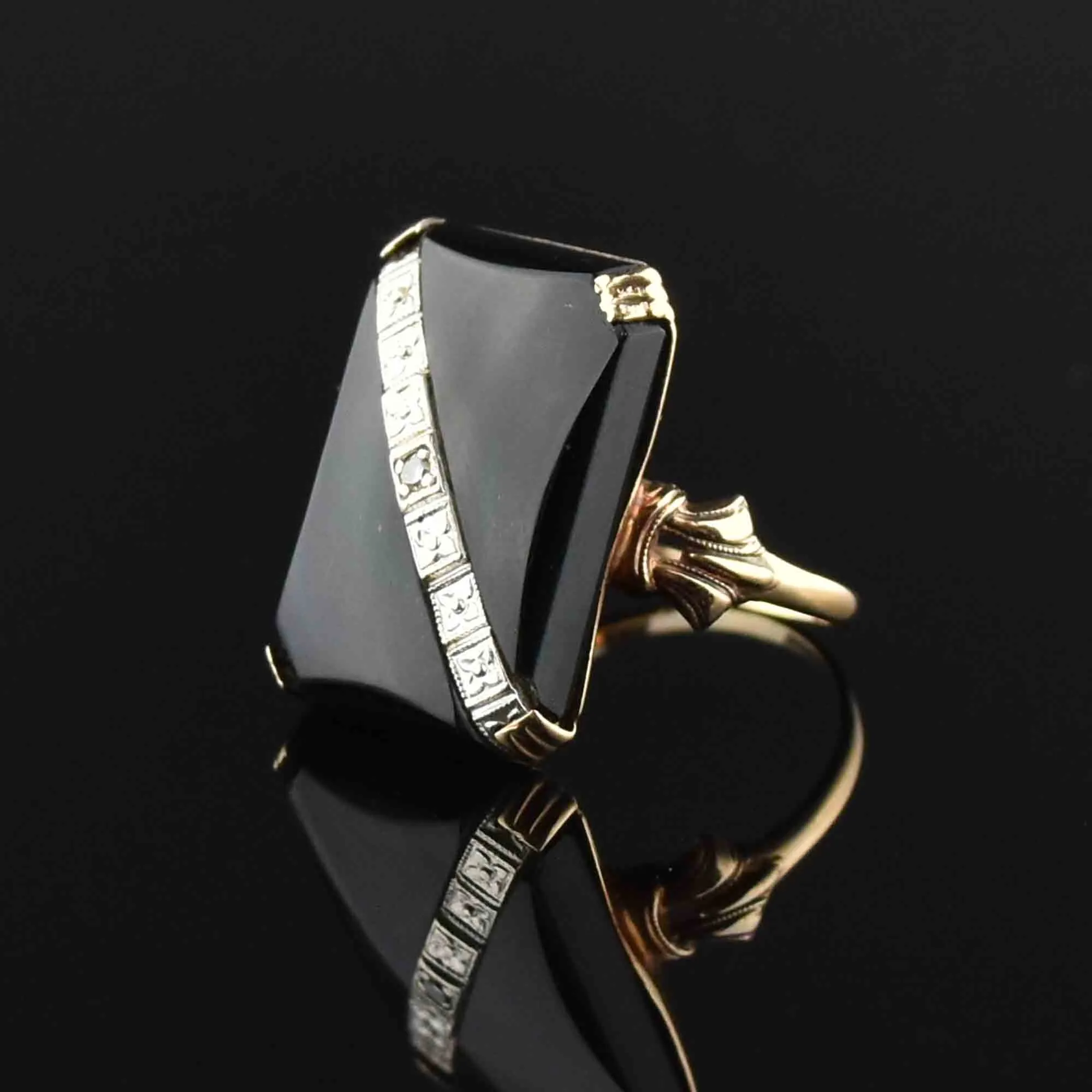 Vintage 10K Gold Diamond Black Onyx Ring