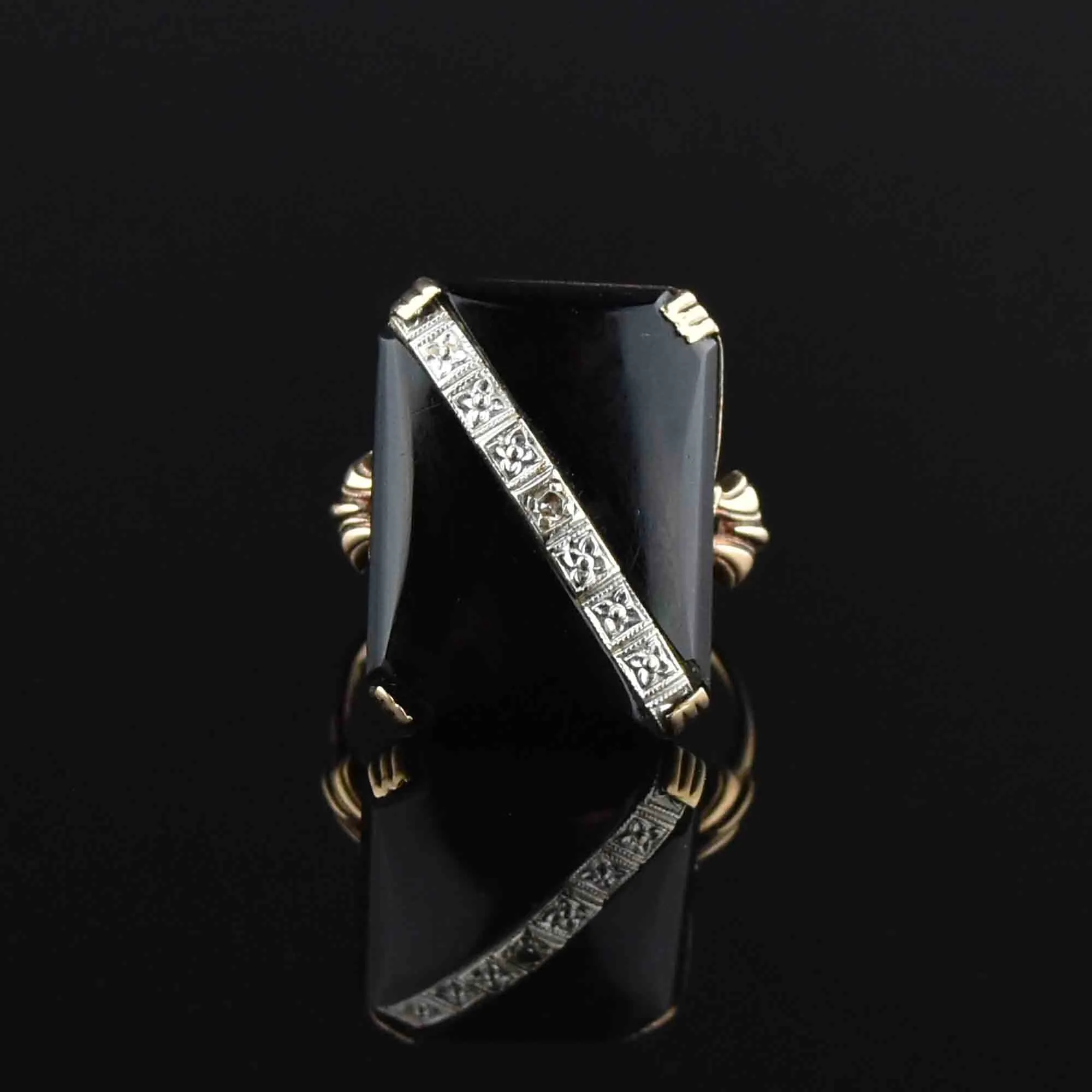 Vintage 10K Gold Diamond Black Onyx Ring