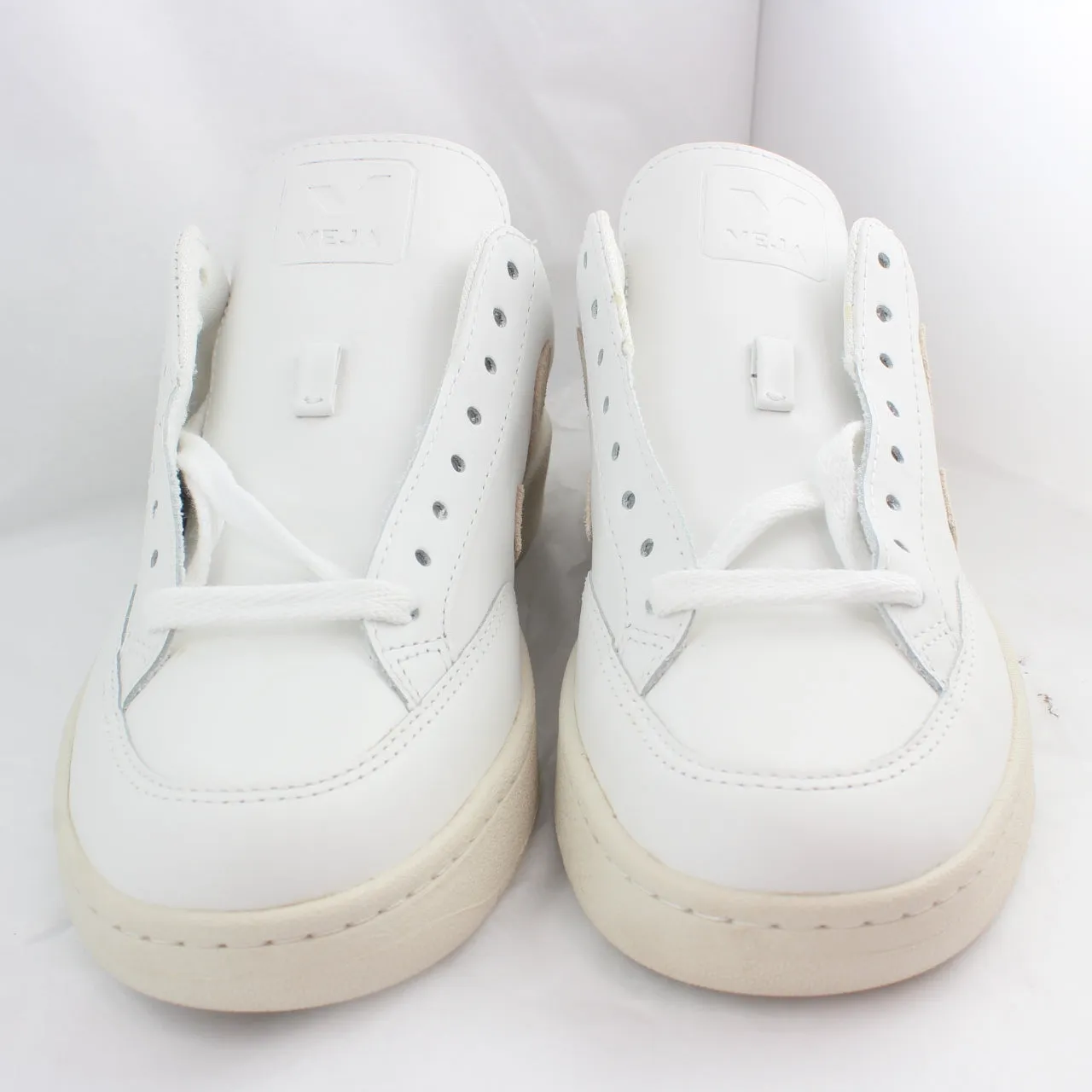 Womens Veja V12 Extra White Sable Trainers